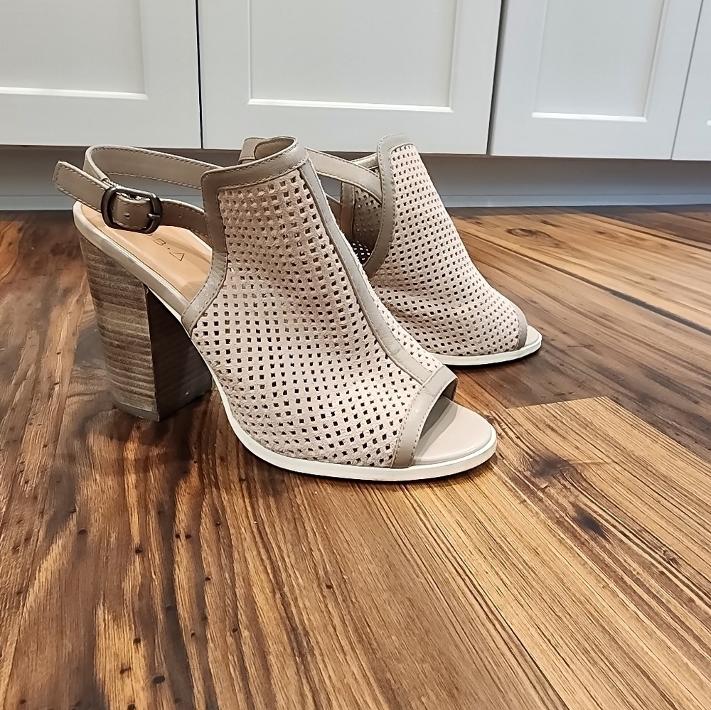 Kelsi Dagger Brooklyn Goya Peep-toe Slingback Sandal - Picture 2 of 11